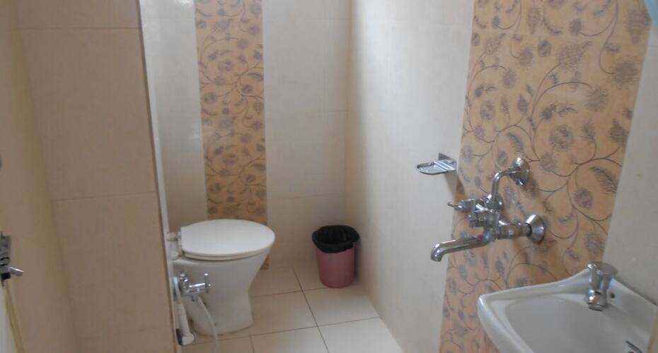 Ratna Lodge, Visakhapatnam 5